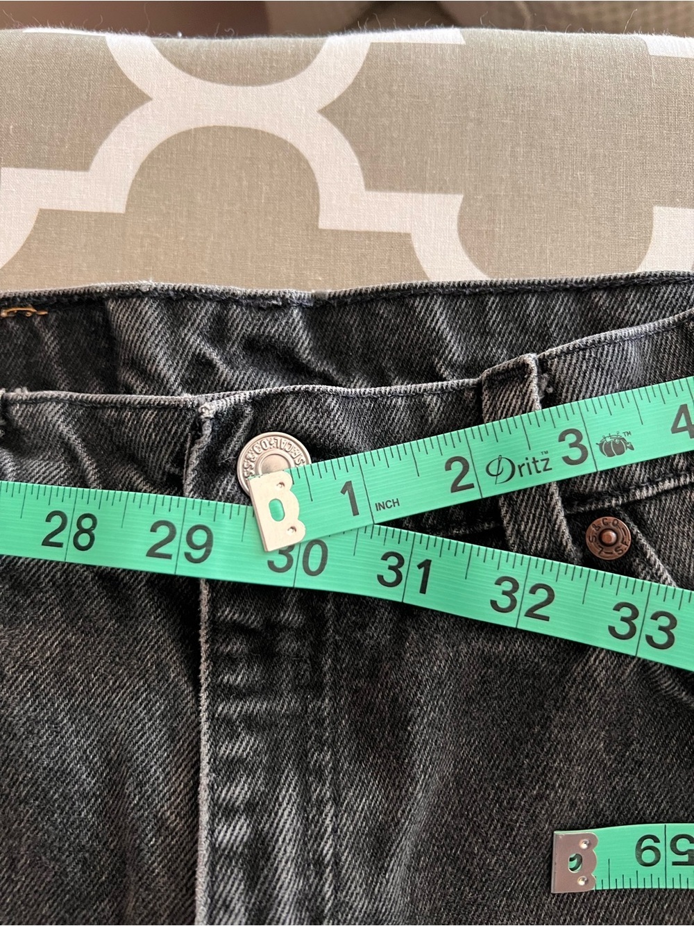 Levi’s Orange Tab Black Jeans — Classic Straight Fit - Picture 6 of 7